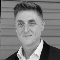 Andrew Seelye headshot